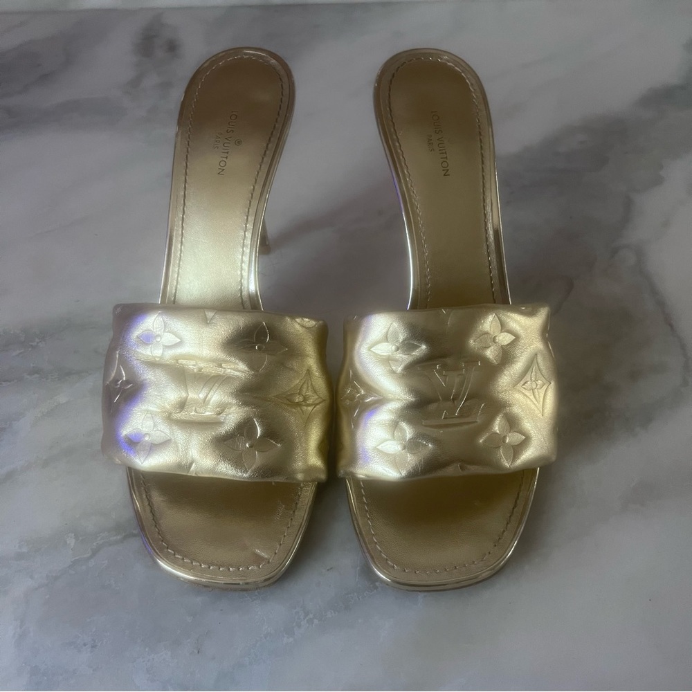 Louis Vuitton gold embossed sandals - Picture 9 of 9